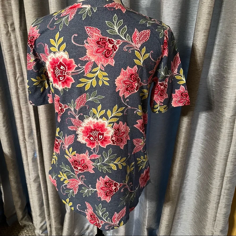 Loft Womens Size Small Blue Pink Floral Short Sleeve Cotton‎ Crewneck Shirt NEW